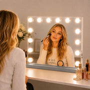 Livingbright - Make Up Spiegel - Hollywood Spiegel met Verlichting 50X40CM - 3 Lichtkleuren - Dimbaar - USB Oplader - Grijs - afbeelding 6